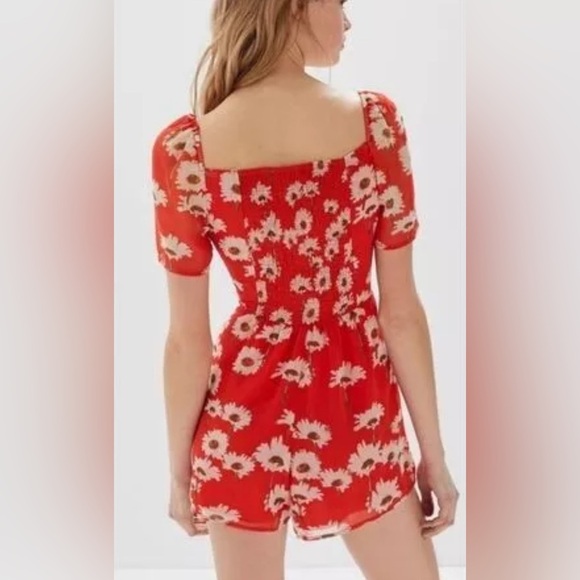 🤎 Urban Outfitters Lula Floral Surplice Romper - Picture 2 of 9